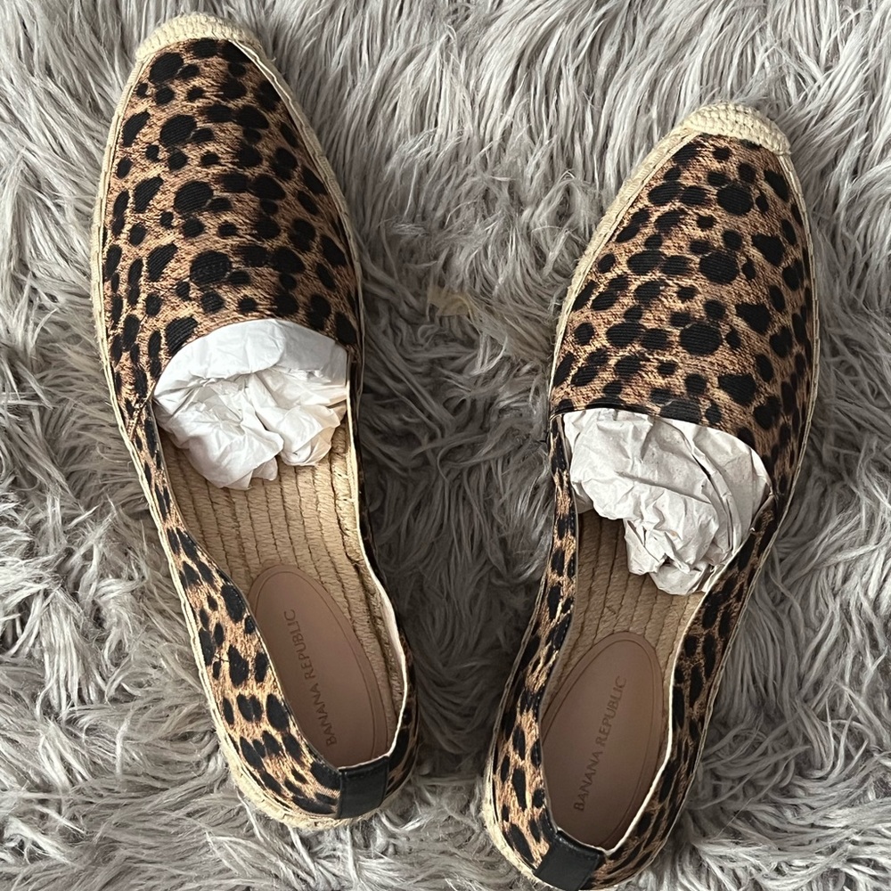 Women’s espadrilles , leopard print .